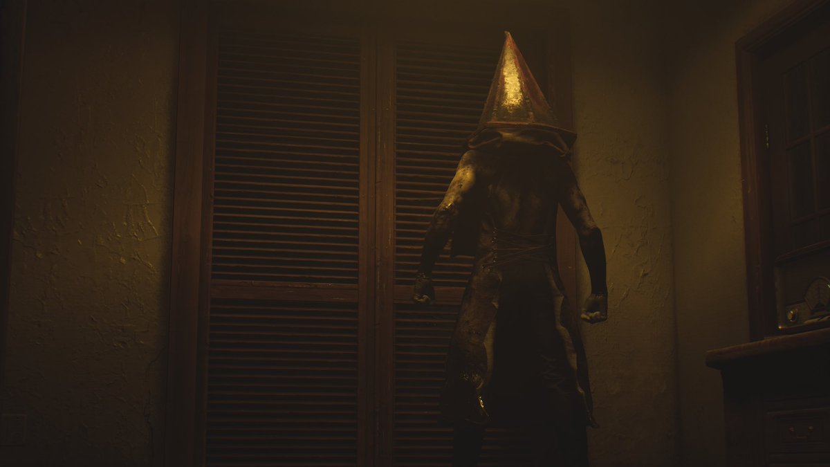 #SilentHill2 ايش ذي التحفه الفنية ولله جداً جداً مستمتع فيها يارب ماتخلص 🩶