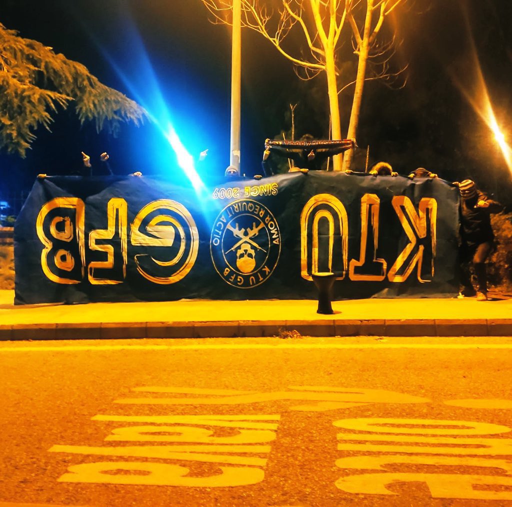 Herhangi bir yaşam belirtisinin olmadığı rakımlarda korka korka fotoğraf alıp yüzleri de sansürlediniz ya… O götün yanıklığı bir ömür yeter size. Ktü’deki veletlerinize de ayıktırın bir dahakine sadece pankartlarını almakla kalmayız. <a href="/BogazHooligans/">Boğaz Holiganları | GFB</a>