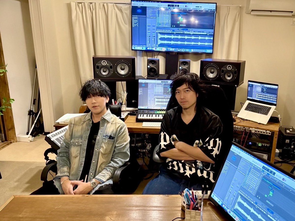 CarlosK11's tweet photo. 最高の1日だった！
with @teddyloid 
みなさんお待ちしております😊
https://t.co/uzH2XrUNcW https://t.co/CNbqewDEtc