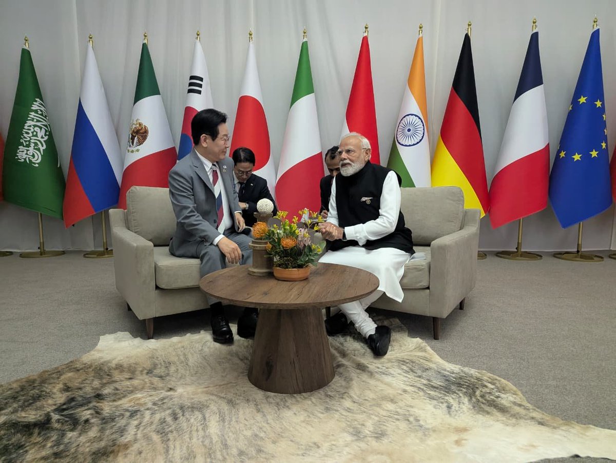 BaghelAzadsingh's tweet image. PM Modi had a wonderful meeting with President Lee Jae-myung of the Republic of Korea during the Johannesburg G20 Summit. 🇮🇳🇰🇷

This marked their second interaction this year, reflecting the strong momentum in the India–Korea Special Strategic Partnership.