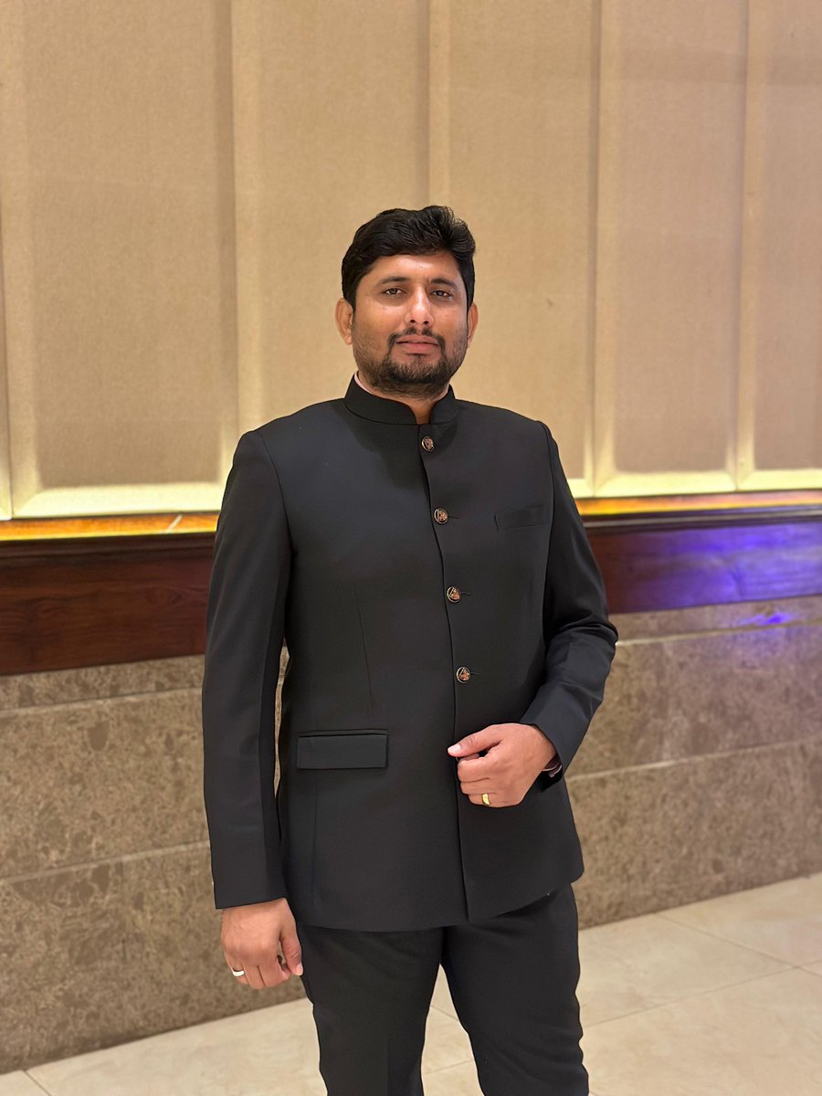 ज़िलाध्यक्ष ✊

<a href="/LaxmanINC/">Laxman Godara</a>