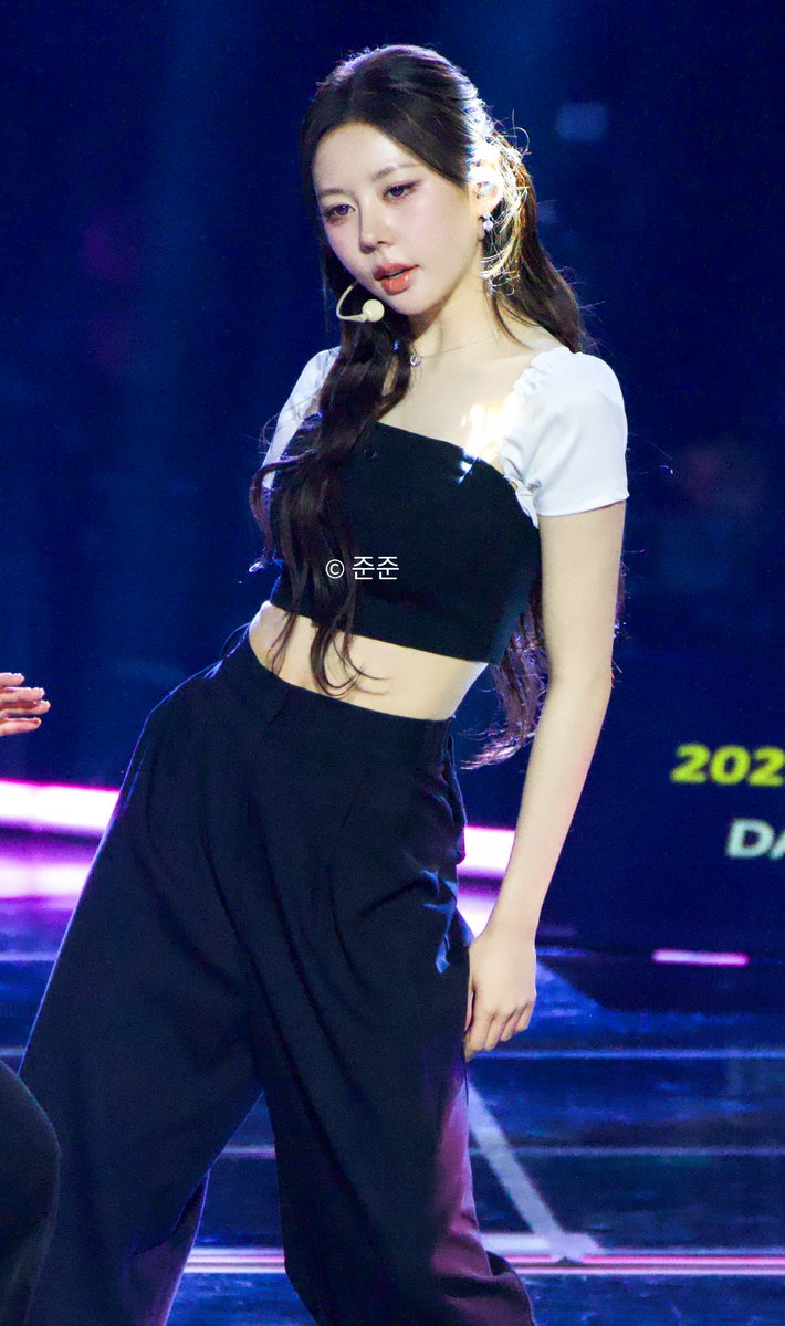 Hyerin at Hanteo Music Festival 2025 #tripleS #Hyerin #정혜린