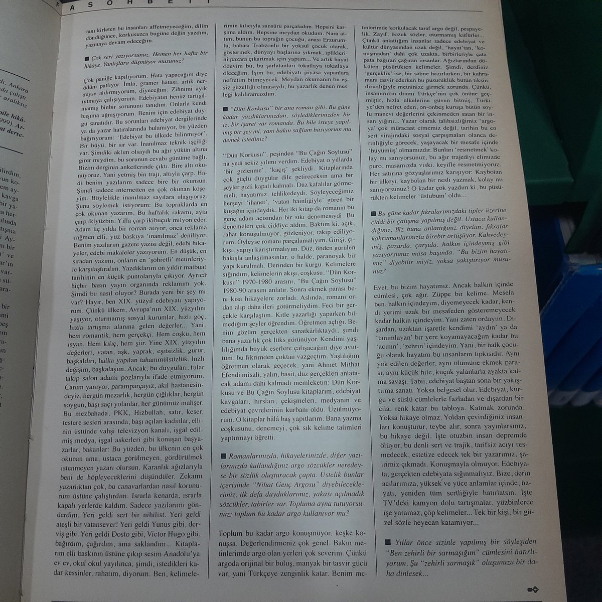 yasinveteran's tweet image. &quot;Türk sağının tanımadığım adamı yok gibi&quot;
&quot;türkiyede en çok tazminat ödeyen yazarım&quot;
20 yıl evvel çok güzel bir nihat genç röp..kütpanede dergahın eski ciltlerinde gördüm.(muhtemelen iletişimle/yenisol&apos;la kavgaya başladığı mevsim/dergi onun hatrına yapmıştır