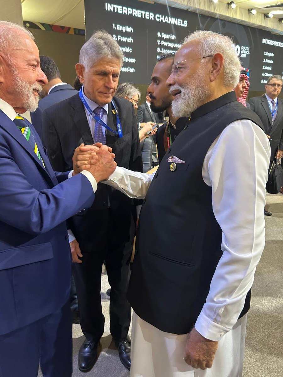 BaghelAzadsingh's tweet image. PM Modi had a pleasant meeting with President Lula de Silva, reaffirming strong India–Brazil cooperation in trade and culture for the welfare of both nations. 🇮🇳🇧🇷