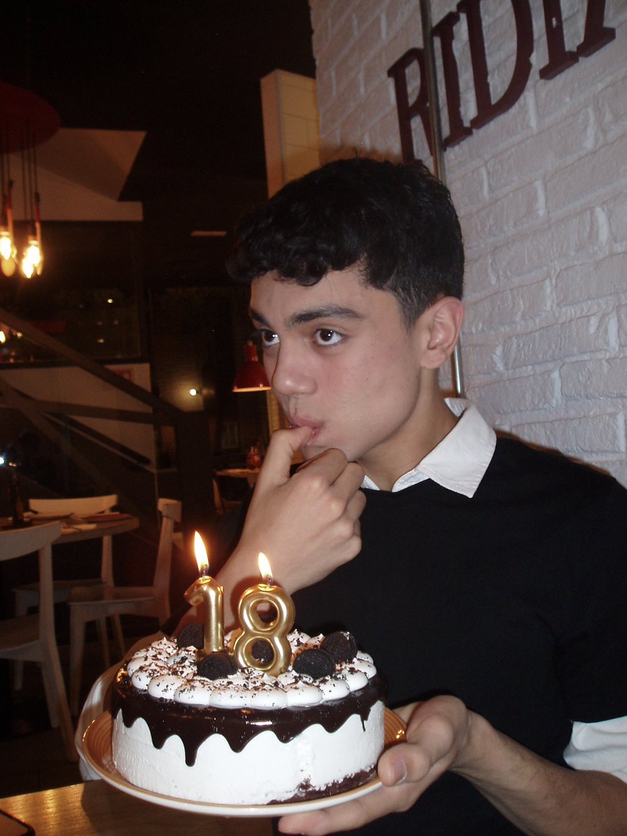 itsfranlopez's tweet photo. 18!!!! 🎂🎂 https://t.co/IQ9UIt8ehK