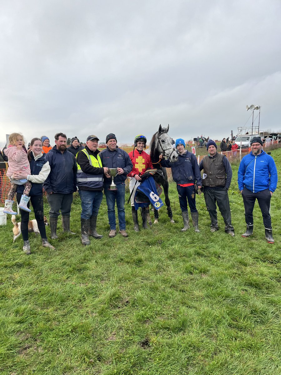 Clon_DunP2P's tweet photo. 🥇- Winner of Race 6 🏆 

5yo+ Adjacent Maiden
•No. 6 - The Grey Venture
•Trained by Terence O Brien
•Ridden by James Coffey
Well done to all connections! 🐎👏

Race kindly sponsored by Cliffords Bar, Butchers &amp; Supermarket &amp; Leahys Open Farm. https://t.co/yUloIpoXJd