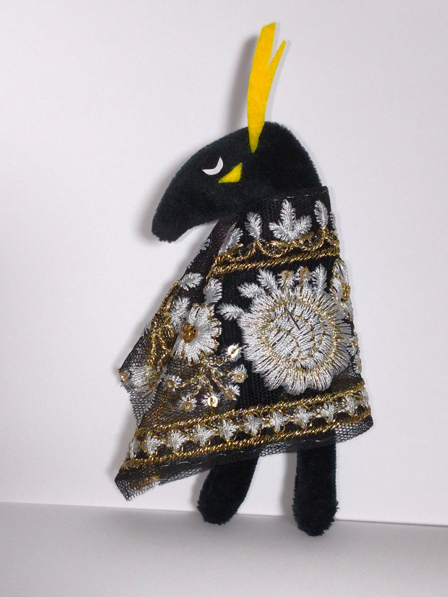 totttemooisii's tweet image. 星の子ぬい　インド刺繍リボンのケープ　雨林様の髪型はちょっと難しい
#skycreatortroupe　#Sky創造部
#Sky手芸部