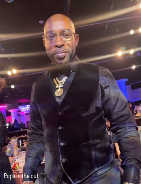 Idk there’s something poetic about seeing Olandria pop out with both her parents to a black tie event where she received an award from her mother, after evil people said the most vile things about her family in the name of stan wars. Let the success be the clap back always.