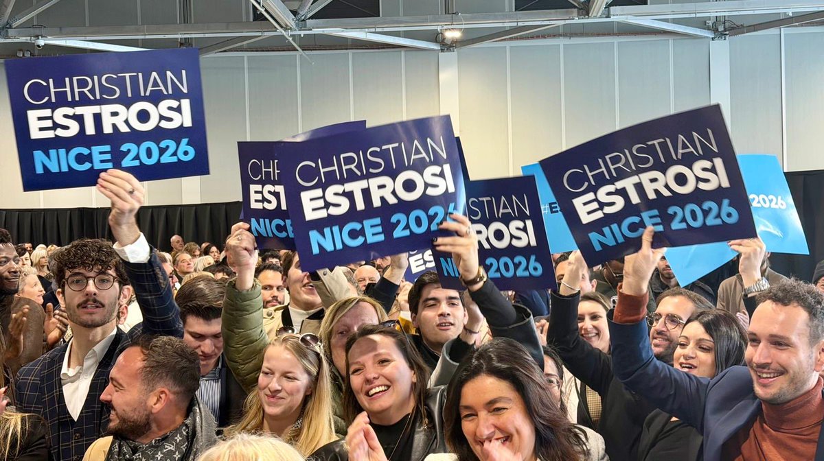 Nice dans la peau! 
Avec une énergie de lion, <a href="/cestrosi/">Christian Estrosi</a> a lancé sa campagne des municipales ce matin devant 3 000 personnes au palais des congrès du port, comme on sonne le rappel : fort, clair, sans détour. « Nice, les Niçoises et les Niçois d’abord ! » Devant une salle