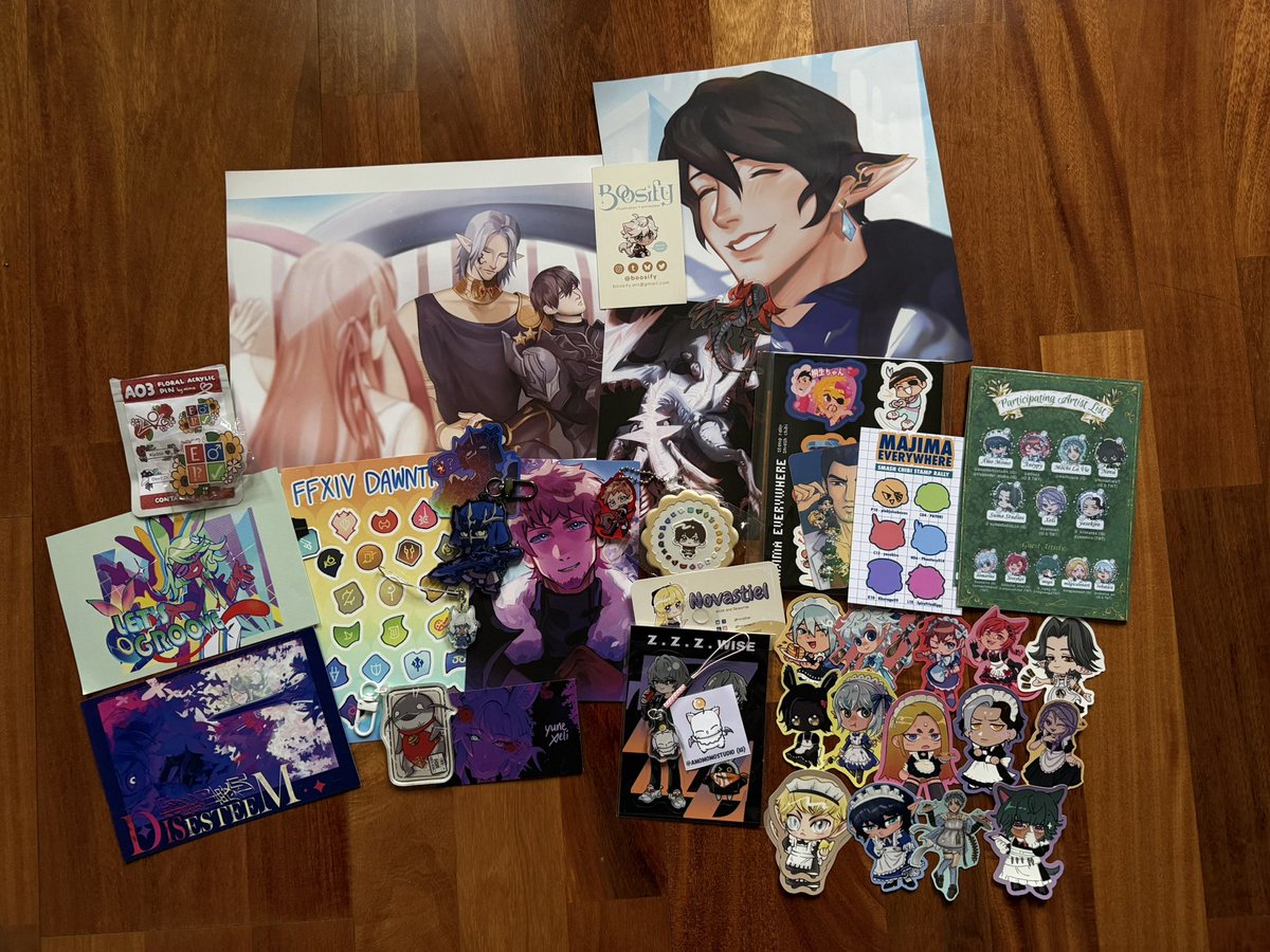 EkusuBenni's tweet photo. MORE IMPORTANTLY SMASH CHIBI DAY 1 HAUL!! @Boosify @aniypy @yunexeli @NovaStielVT @amomomostudio(ig) @mimonadraws super awesome stuffs TYSM https://t.co/vOpd4PJHAM