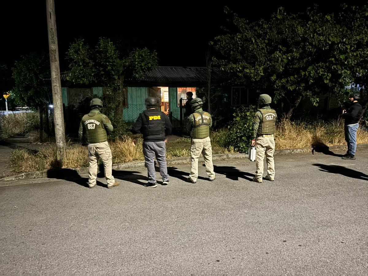 PDI_BIOBIO's tweet image. Operativo conjunto de la Brigada de Investigaciones Policiales Especiales #LosAngelesCL y el #OS7 de @CarabBioBio desarticuló una banda dedicada a delitos violentos en #Quilleco. Trabajo coordinado y colaborativo clave para reforzar la seguridad en la provincia de #Biobio.