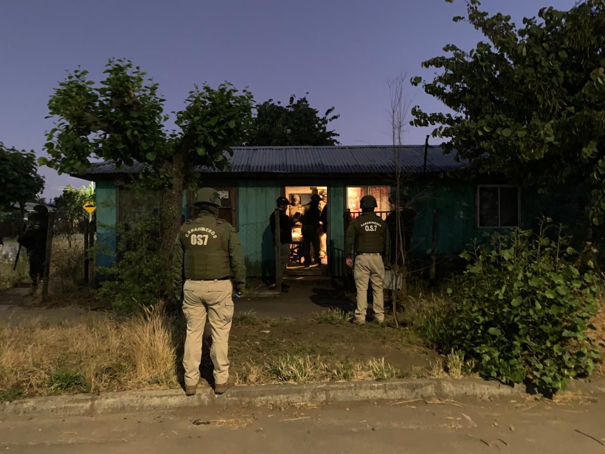PDI_BIOBIO's tweet image. Operativo conjunto de la Brigada de Investigaciones Policiales Especiales #LosAngelesCL y el #OS7 de @CarabBioBio desarticuló una banda dedicada a delitos violentos en #Quilleco. Trabajo coordinado y colaborativo clave para reforzar la seguridad en la provincia de #Biobio.