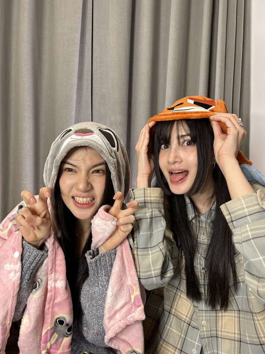 DavikaH's tweet image. จะรักกันยัง

CLAIREBELL LOST AND FOUND 

#ClaireBellEP4