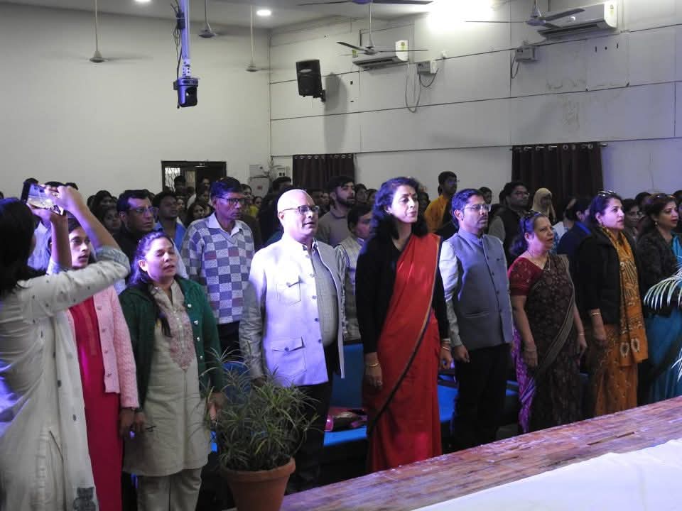 DeshbandhuColl1's tweet image. 19नवंबर को NCWEB,NSS और महिला विकास प्रकोष्ठ के संयुक्त तत्वावधान में रानी लक्ष्मीबाई जयंती काआयोजन किया गया।कार्यक्रम का उद्देश्य स्वतंत्रता संग्राम की वीरांगनाओं के शौर्य को स्मरण करना,राष्ट्रभावना को सुदृढ़ तथा छात्राओं में आत्मनिर्भरता और नेतृत्व क्षमता विकसित करना था 💐🌻