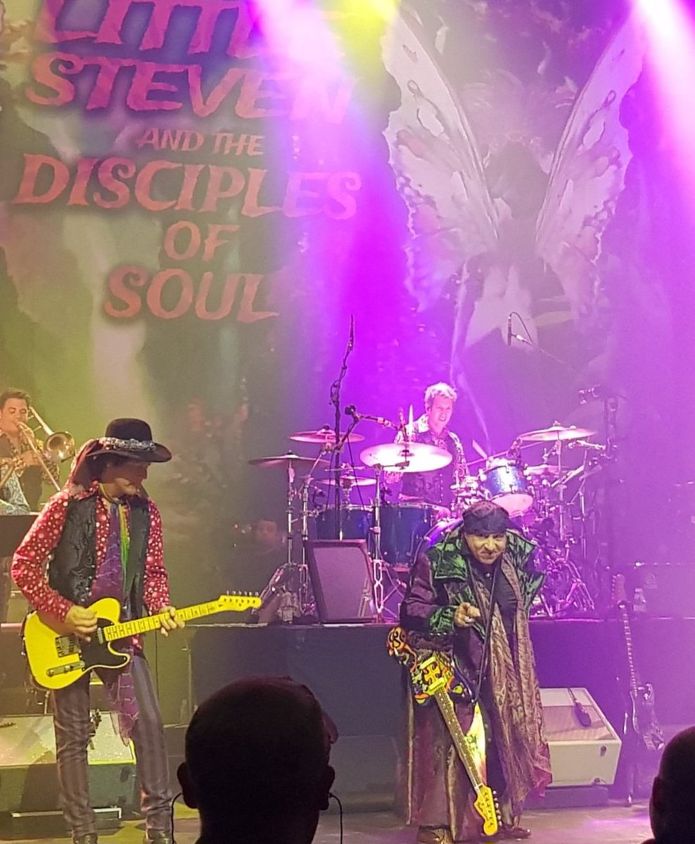 ghostofthomas_'s tweet photo. Happy birthday to the cool rockin, legendary #StevenVanZandt 🎂🎸
#DisciplesofSoul
#EStreetBand https://t.co/pkcu37BCFU