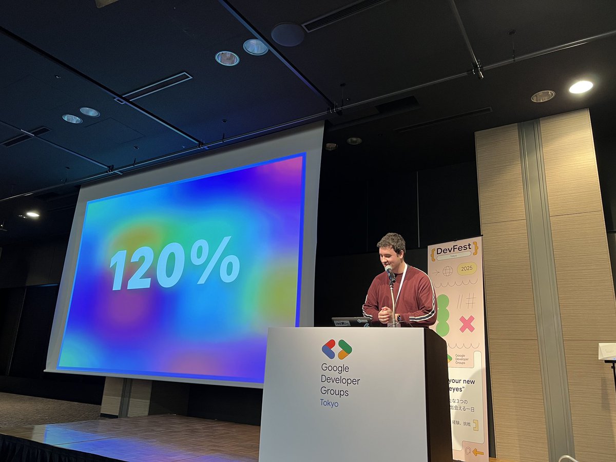 LucasGoldner's tweet image. 今日のDevFest、スタッフさんもスピーカーのみなさんも本当にお疲れ様でした‼️
Flutterについて話しながら、たくさん新しい出会いがあって本当に最高でした✨

あと@harunaka_moe さんに
めちゃくちゃカッコいい絵を描いてもらった！Flutterの“勢い”を完璧に捉えてて感動🥹🔥

#gdgtokyo #DevFest2025