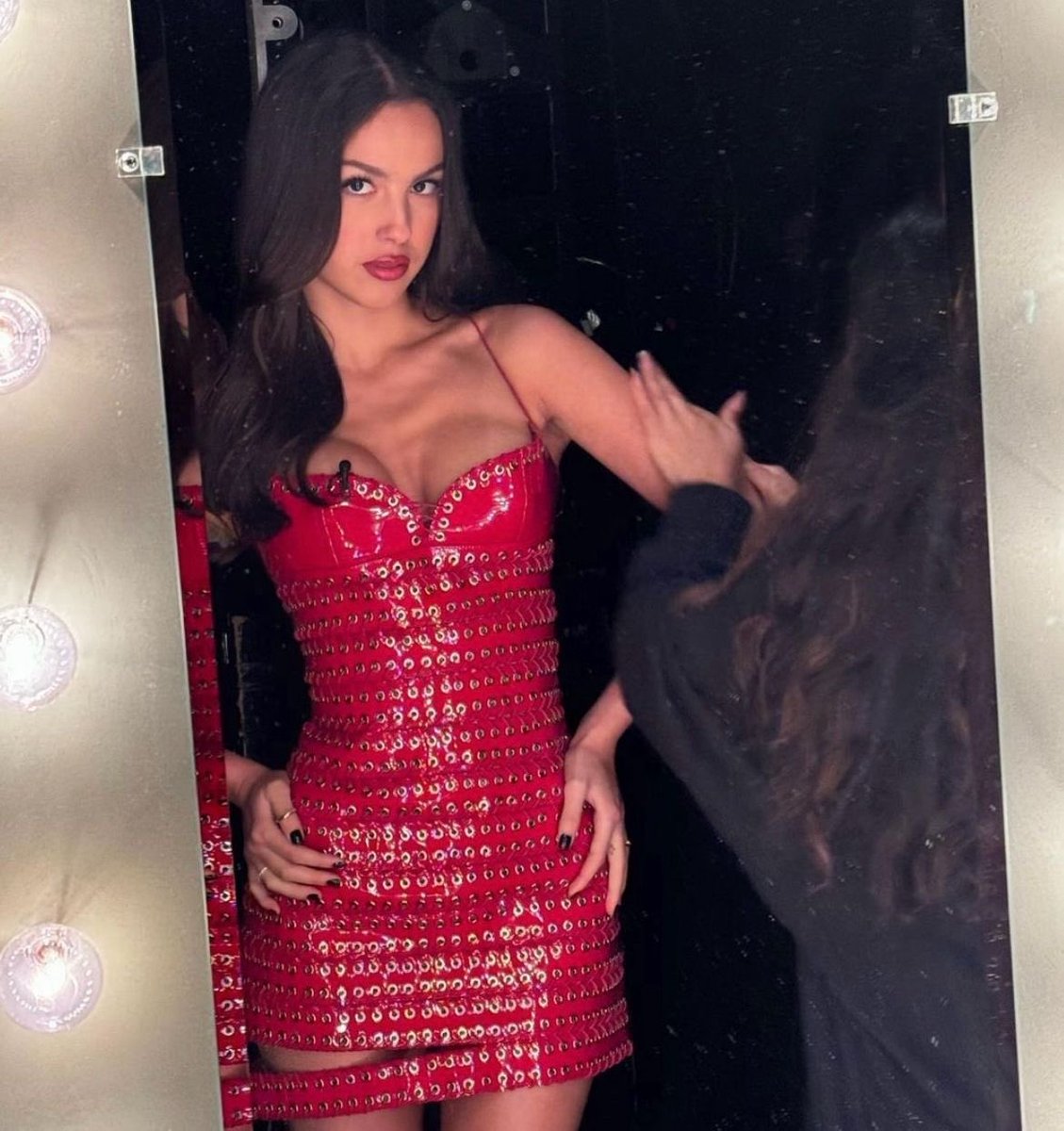 oliviarodrbr's tweet image. 🚨 Olivia Rodrigo está SOLTA e sem tornozeleira eletrônica, diferente do ex-presidente Jair Bolsonaro.