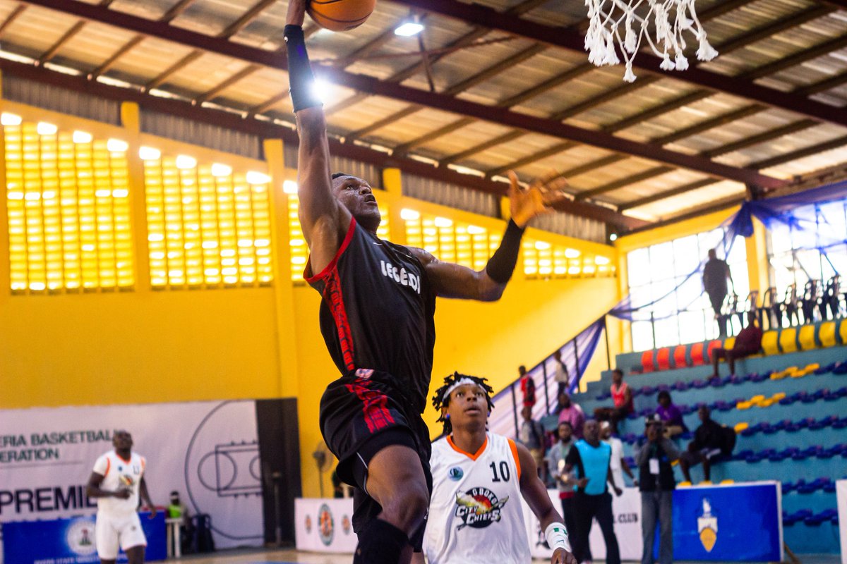 Queenjohn4's tweet image. Half time 

Gboko City Chiefs 34
Lagos Legends 32

#NPBLFinal4 
#TheCrowning