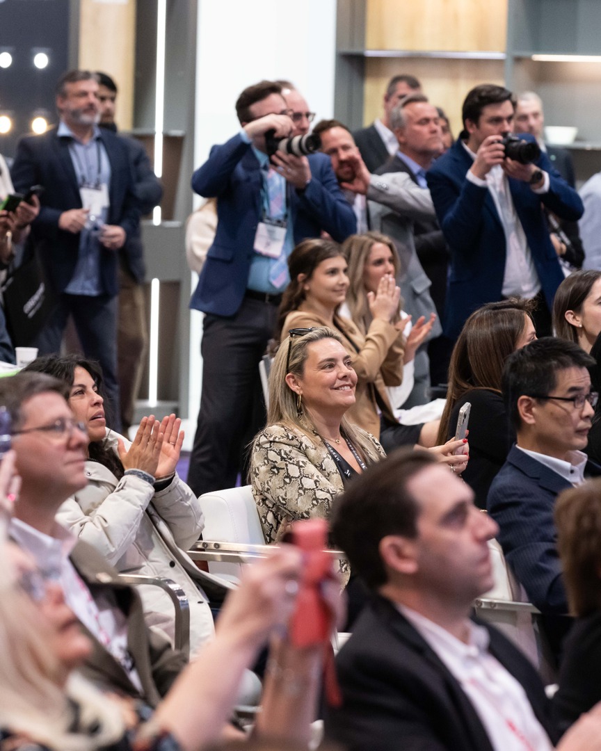 KBIS's tweet image. Breaking news for the boundary-pushers. 🚀

The #BestofKBIS2026 deadline just got extended to December 4 - because innovation like yours deserves a little extra time to shine.

🔗 kbis.com/show/best-of-k… 

BOK sponsored by @luxemagazine 

📸 Emerald/KBIS