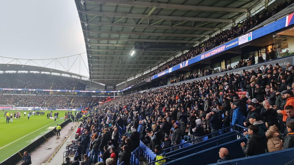 SkhTrains's tweet image. Amazing to think this is the THIRD tier of football. Superb #bwfc #bcafc