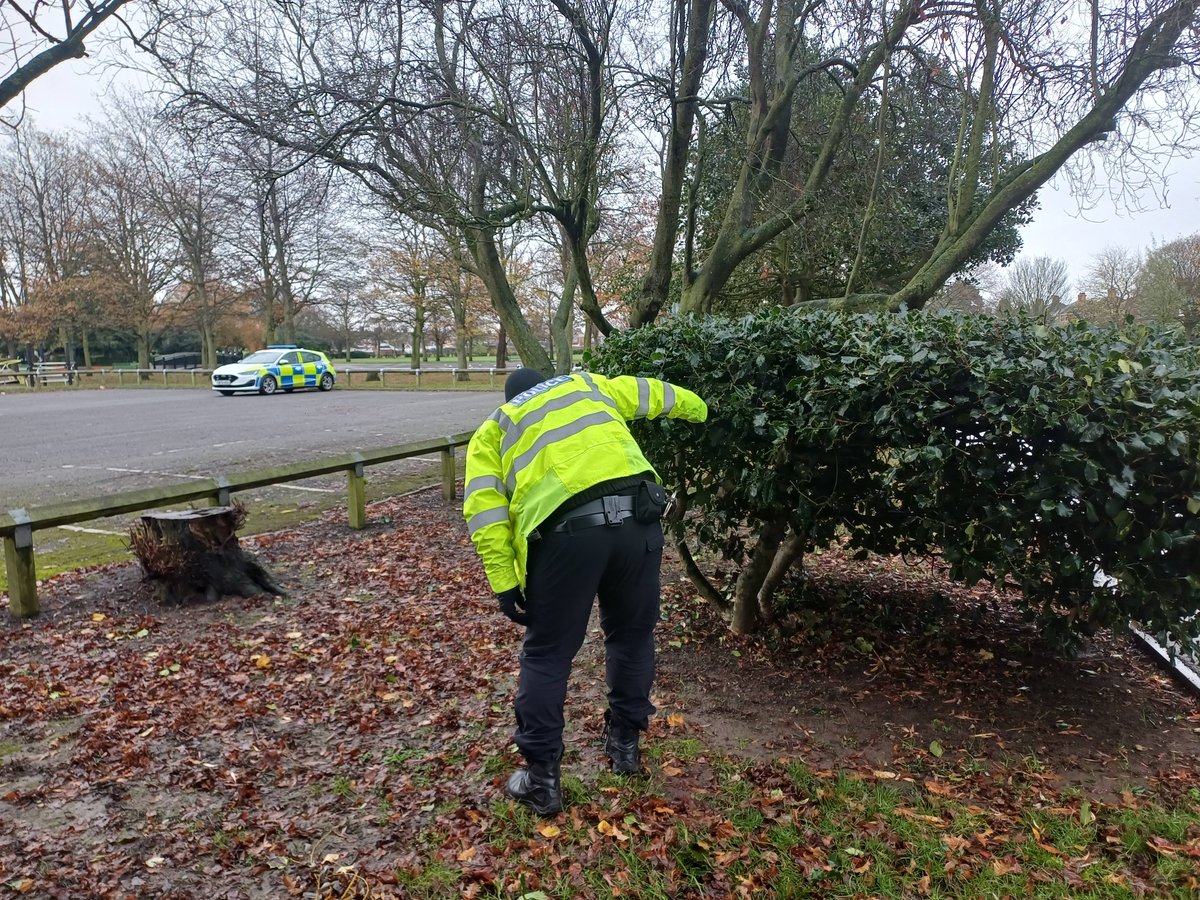 HumberbeatNEL's tweet photo. National Campaign: #opscepter Sidney Sussex neighbourhood team have conducted a knife sweep on Sidney Park today. We found some drug paraphrenia which is now safely disposed of. If you see anything of concern then please report it to us to keep our communify safe. #yousaidwedid https://t.co/DTUV4nMGhC