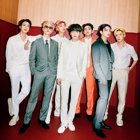 AboutMusicYT's tweet photo. Stray Kids joins BTS as the only kpop boy groups to enter the top 15 of Global Spotify.

They are the first 4th generation kpop boy group to achieve this. https://t.co/Kw7GUm0Wvc