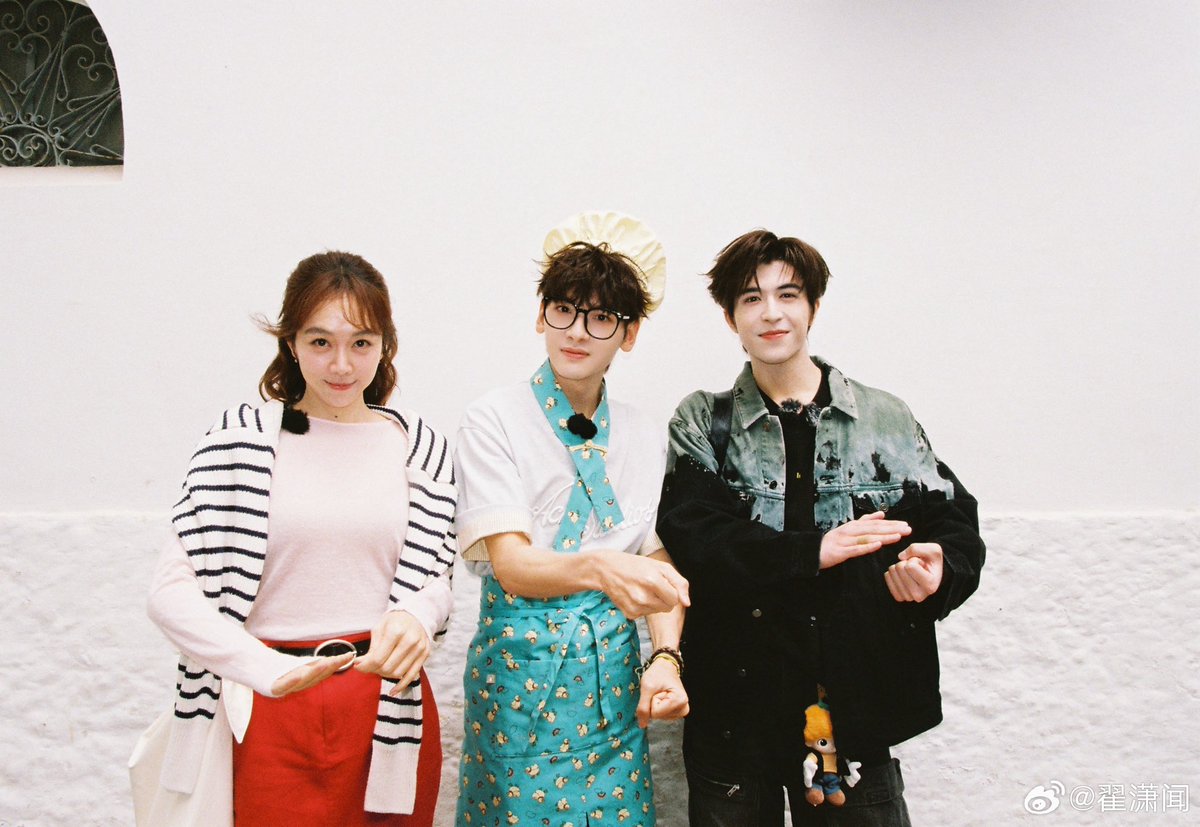 patrick_thfc's tweet image. 251122 | Patrick With #ZhaiXiaowen’s Weibo

ʚ🐰ɞ

DeepSeek กล่าวว่าการถ่ายภาพด้วยฟิล์ม คือ ปรัชญา “ช้าลง” อย่างหนึ่ง 🎞️

@patrick_pppat #แพทริค
#PatrickFinkler #尹浩宇
#TheChineseRestaurantS9