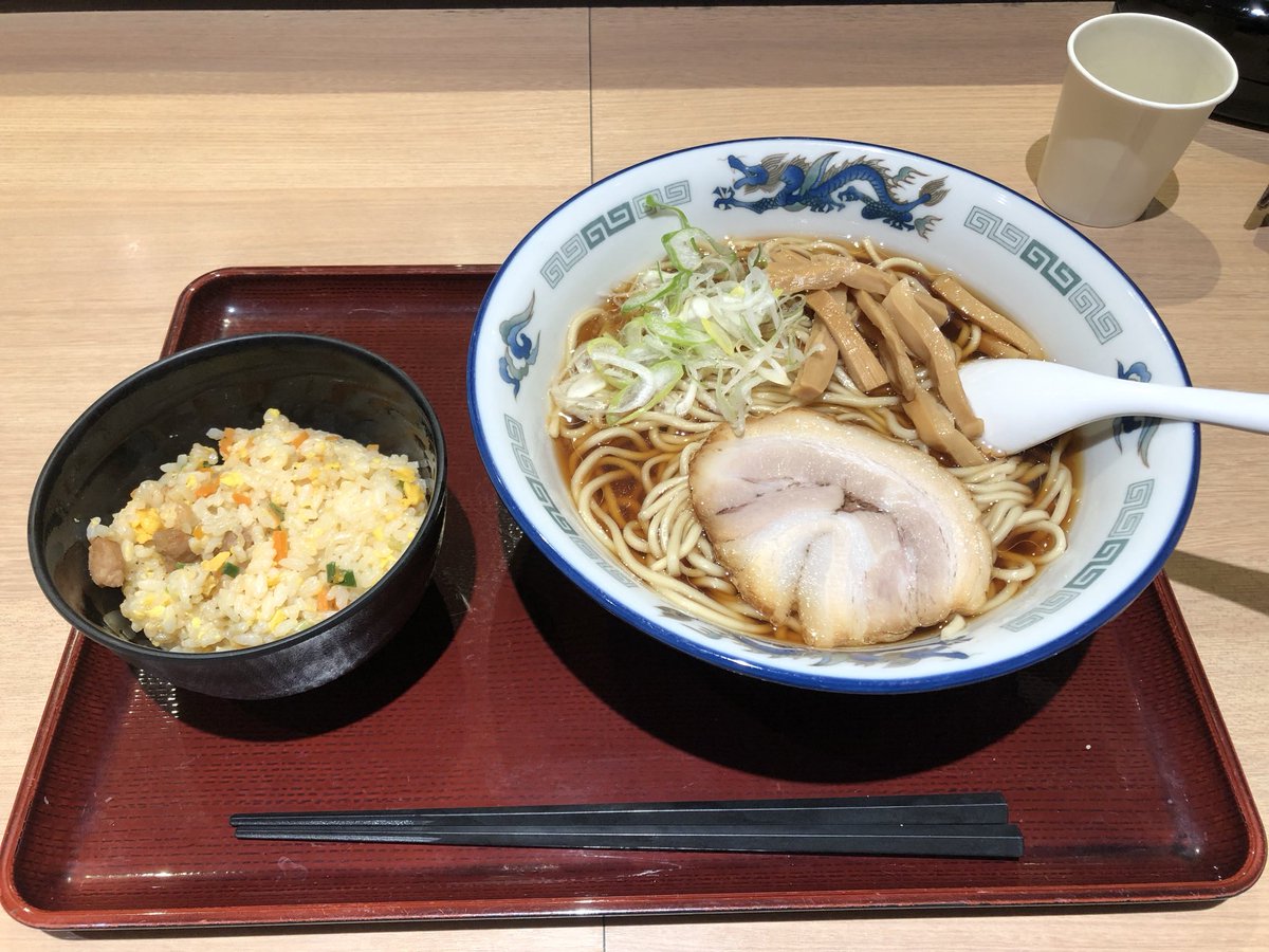 本日前橋COOL FOOL

激アツなGIGで2025年ワニ締めが出来た

それもこれも
呼んでくれたThe Malfoys
競演のThe Monkey Hip's
演奏させてくれたCOOL FOOL
そしてお集まりいただいたみなさん！

すべてが揃って今日という日に立つことができた

ホントにありがとう！！

夜は冷えるね
SAで食って帰ります