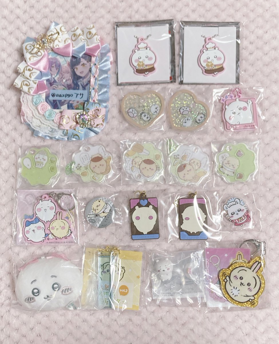 aazpgo's tweet image. 【交換】ちいかわ

譲：ちいかわ うさぎ ラッコ モモンガ くりまんじゅう 古本屋

求：同異種 モモンガ＞ハチワレ、シーサー＞リトリン記載異種ジャンルキャラ誰でも検討

ココスは3弾のみ行けてないので3弾の特典求めてます。
キャラパキ、ホテルキーホルダー、クリアカードのみ同種希望です。