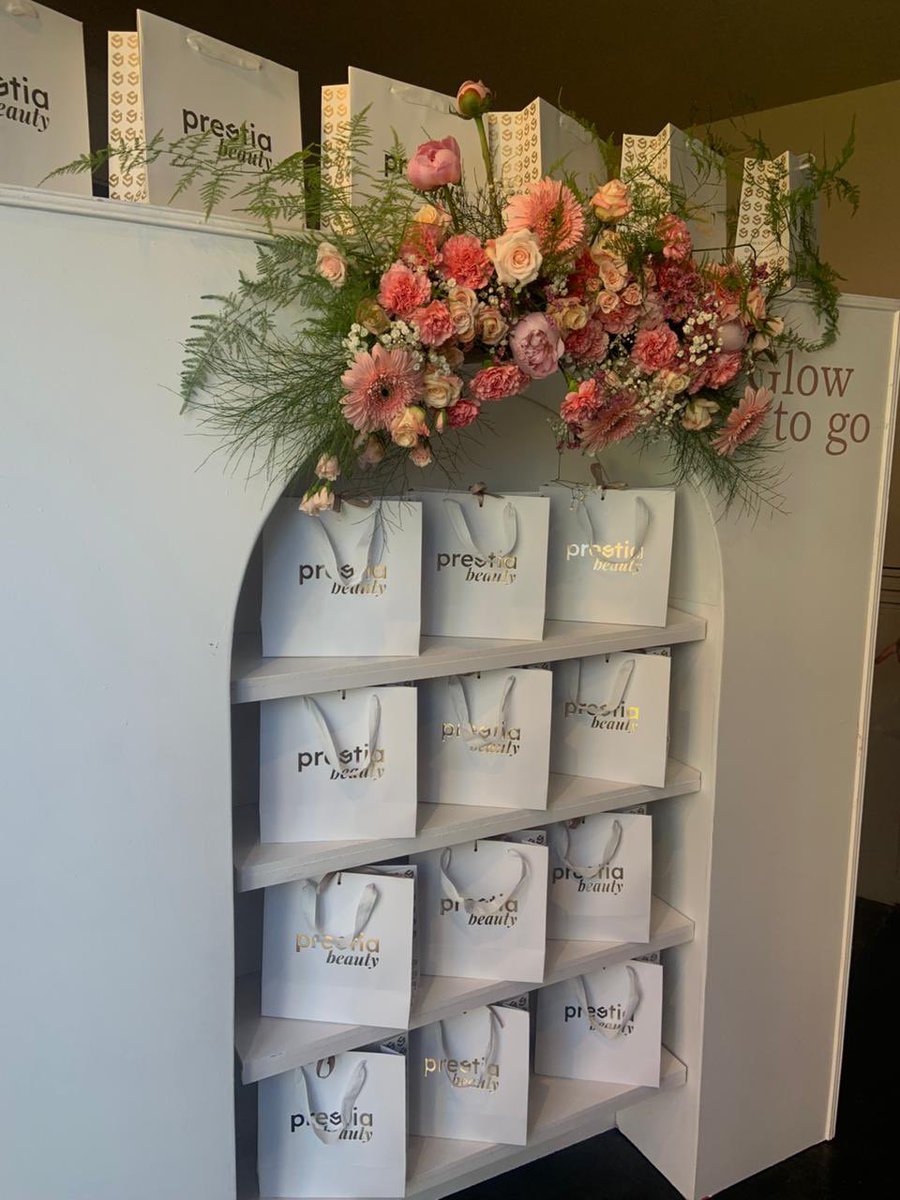 grandon_enzo's tweet image. Orgullo pleno de mi novia!! 😍 te amooooo
Su primer evento diseñado entero por ella
háblame de romperla toda 
@nickintensa