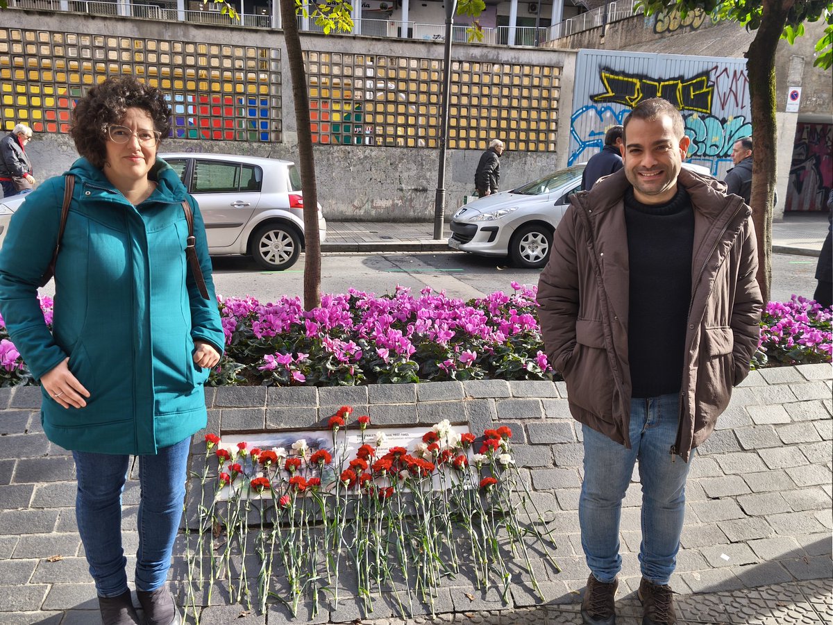 El franquismo fue violencia contra la democracia. Violencia especialmente contra las mujeres. Hoy hemos recordado a las mujeres encarceladas, torturadas y algunas de ellas asesinadas en el Chalet Orue.

Euren memoria eta izenak galdu ez daitezela. Egia, justizia eta erreparazioa.