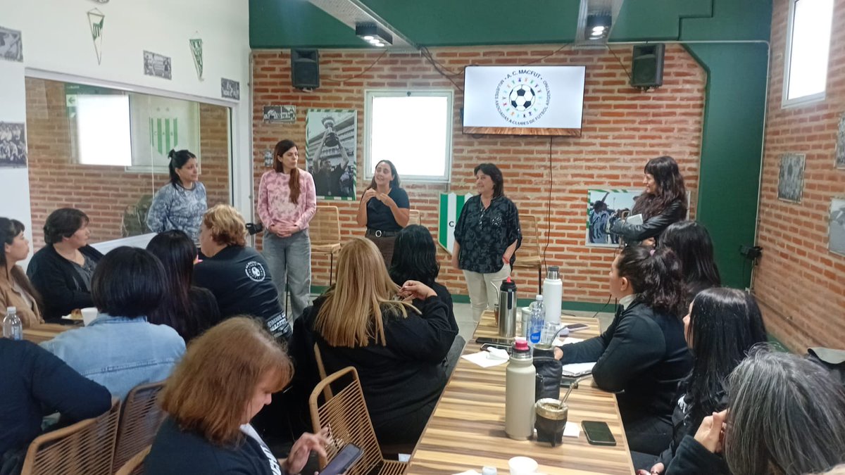 ENCUENTRO BIMESTRAL MACFUT 

"Ley Micaela en el Deporte y su Reglamentación"

La charla está a cargo de las funcionarias del <a href="/MinMujeresPBA/">Ministerio de Mujeres PBA</a>  

Lidia Fernández, Adriana Vicente  y Belén Peretto. 

#Macfut
#Banfield