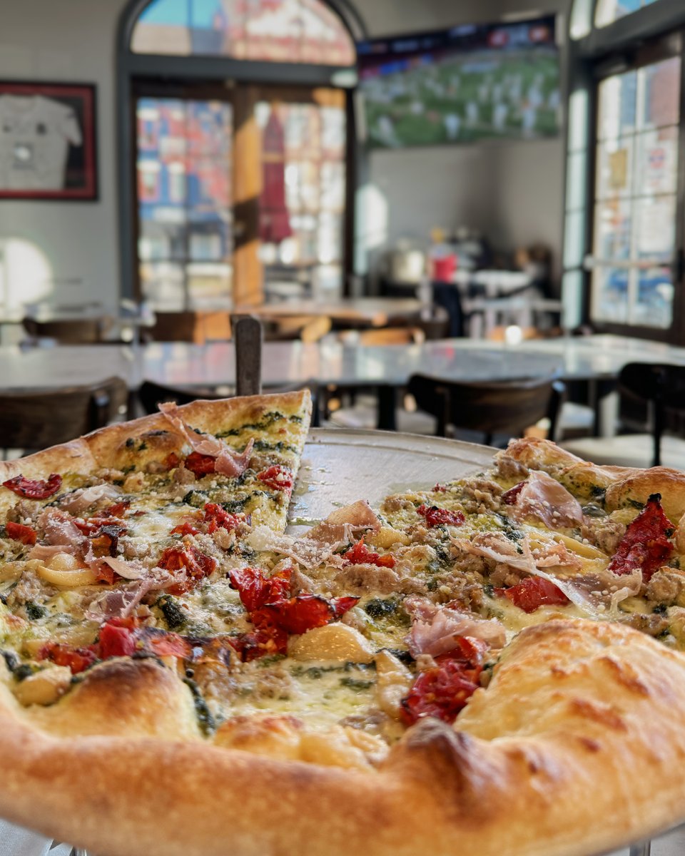 mthpizza's tweet image. POV: custom #pizzabytheslice or the #ChooseYourOwnAdventure pie for lunch! 🤩
Lunch menus (we have combos &amp;amp; meatball subs too!) on MTHpizza.com
FRI-SUN, 12PM - 4PM

#lunchmenu #custompizza #buildyourownpizza #lunchdeals #lunchspecial #localdining #smyrnaga #letsdolunch