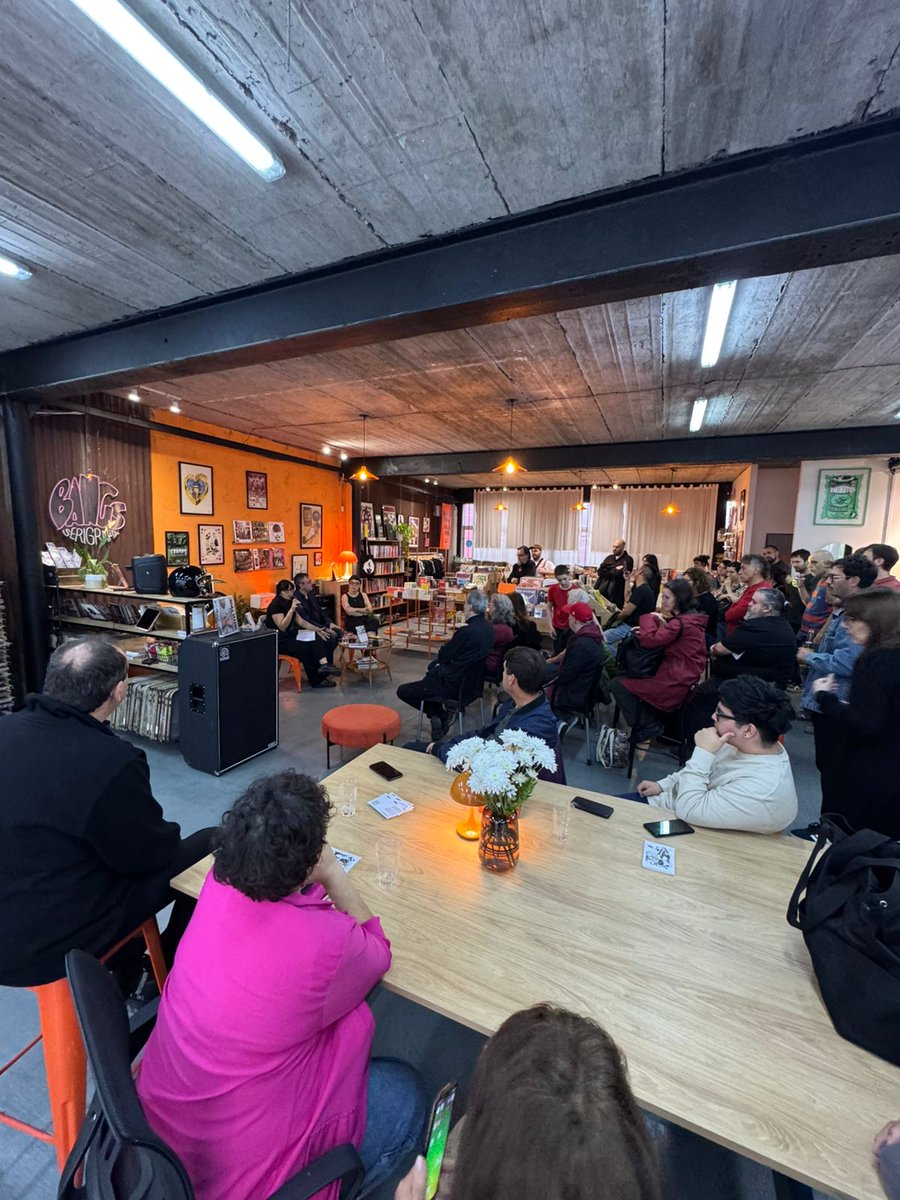 sld_soledad's tweet photo. Presentación de mi libro "Cartografía del Under porteño de los 80. Una experiencia territorial de la noche" junto a Manuel Hermelo y Paula Maneyro en XelCambioTienda https://t.co/CpNrYvxeF8