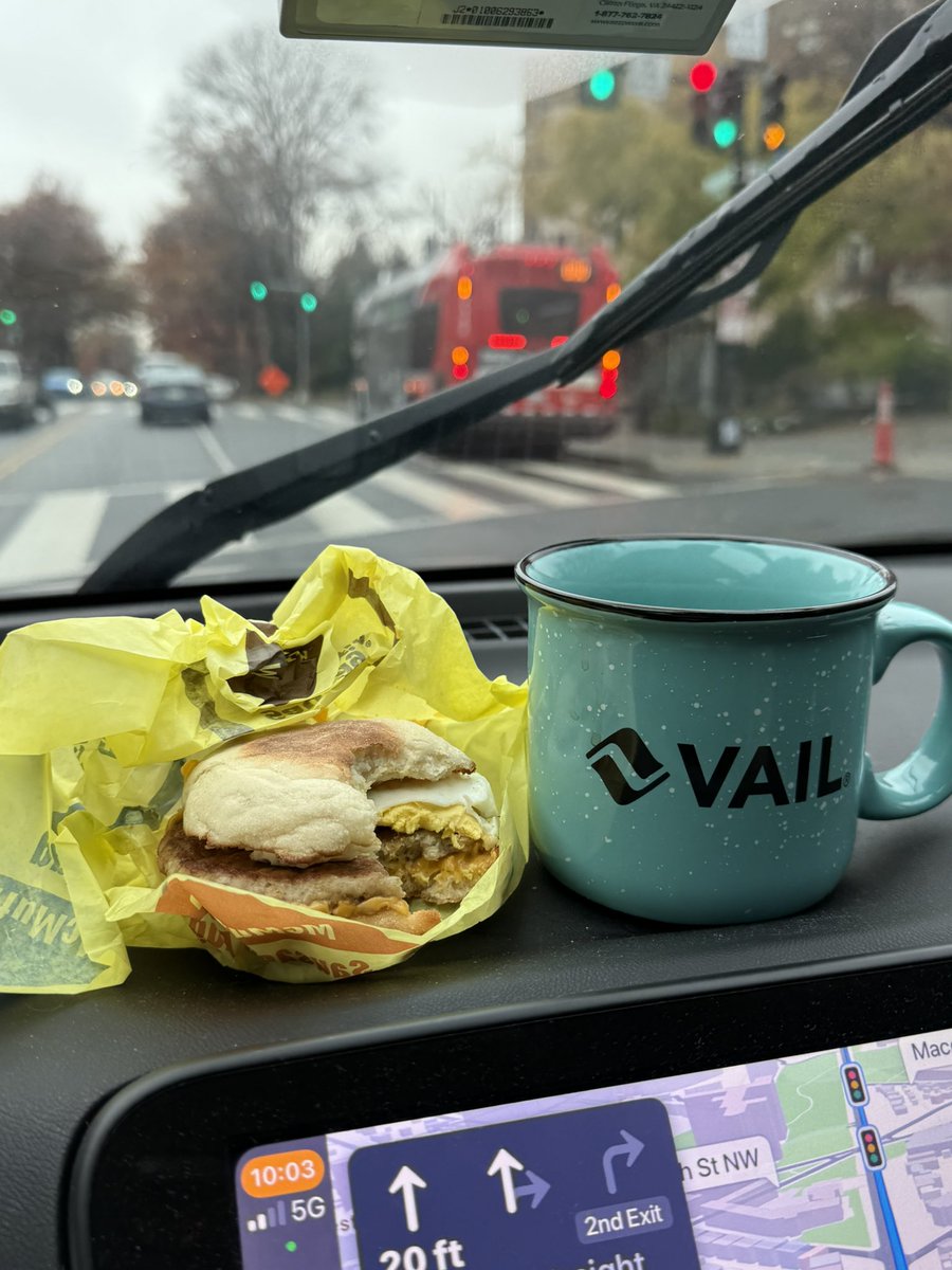 patpareztrackr's tweet photo. #Fuelingup Body is a temple
Open mug life #RunningLate https://t.co/3vugQq6g1z
