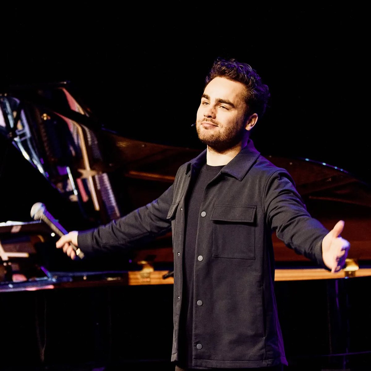 Hij had een nummer 1-hit met verliefdheid. 30 november staat Jordy van Loon op ons podium.  - mailchi.mp/theaterludens.…