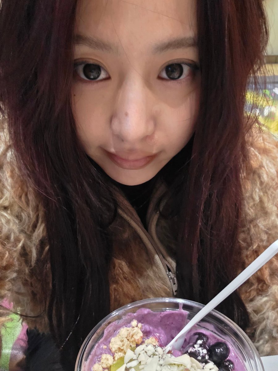 yunjin instagram update