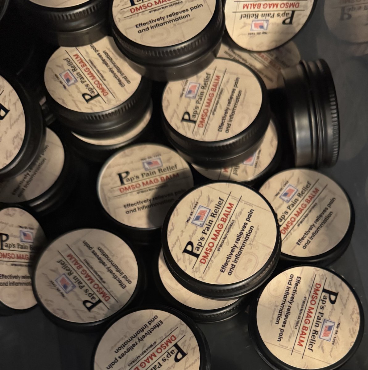 bbleunaturals's tweet image. Per our poll, Monday&apos;s Freebie from BBN and @JohnDParody  will be 5 of our DMSO Mag Balm Minis, to 5 winners. 

@lastnunny @KaiLuke9052