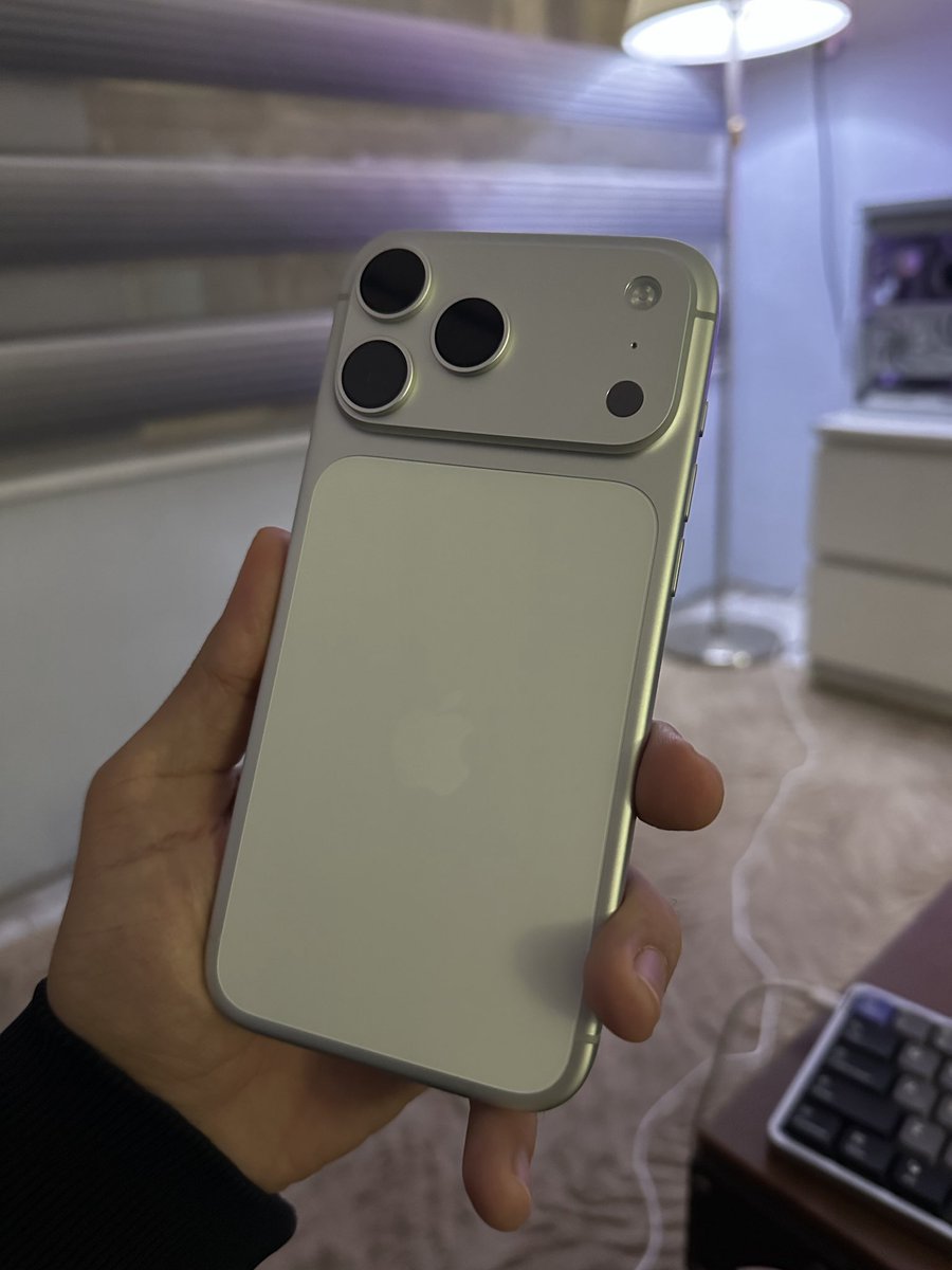 awpSOL5 ) tweet media