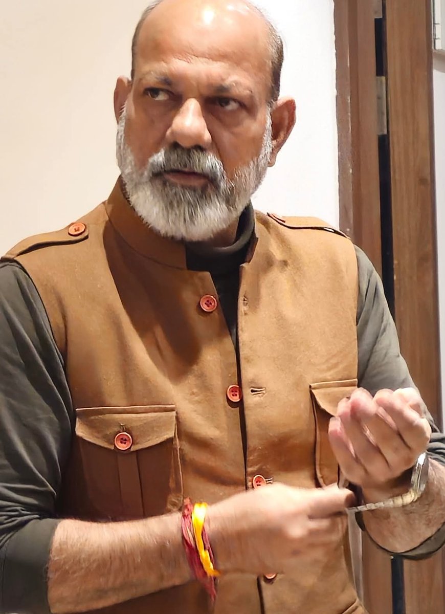 इस बार पार्टी से उम्मीद गहरी थी,,
<a href="/RahulGandhi/">Rahul Gandhi</a> <a href="/priyankagandhi/">Priyanka Gandhi Vadra</a> <a href="/kharge/">Mallikarjun Kharge</a> <a href="/kcvenugopalmp/">K C Venugopal</a> <a href="/Sukhjinder_INC/">Sukhjinder Singh Randhawa</a> <a href="/JitendraSAlwar/">Jitendra Singh Alwar</a> <a href="/drcpjoshi/">Dr. C.P. Joshi</a> <a href="/ashokgehlot51/">Ashok Gehlot</a> <a href="/GovindDotasra/">Govind Singh Dotasra</a> <a href="/TikaRamJullyINC/">Tika Ram Jully</a> <a href="/RaghusharmaINC/">Dr. Raghu Sharma</a> <a href="/sachinp/">Sachin</a>