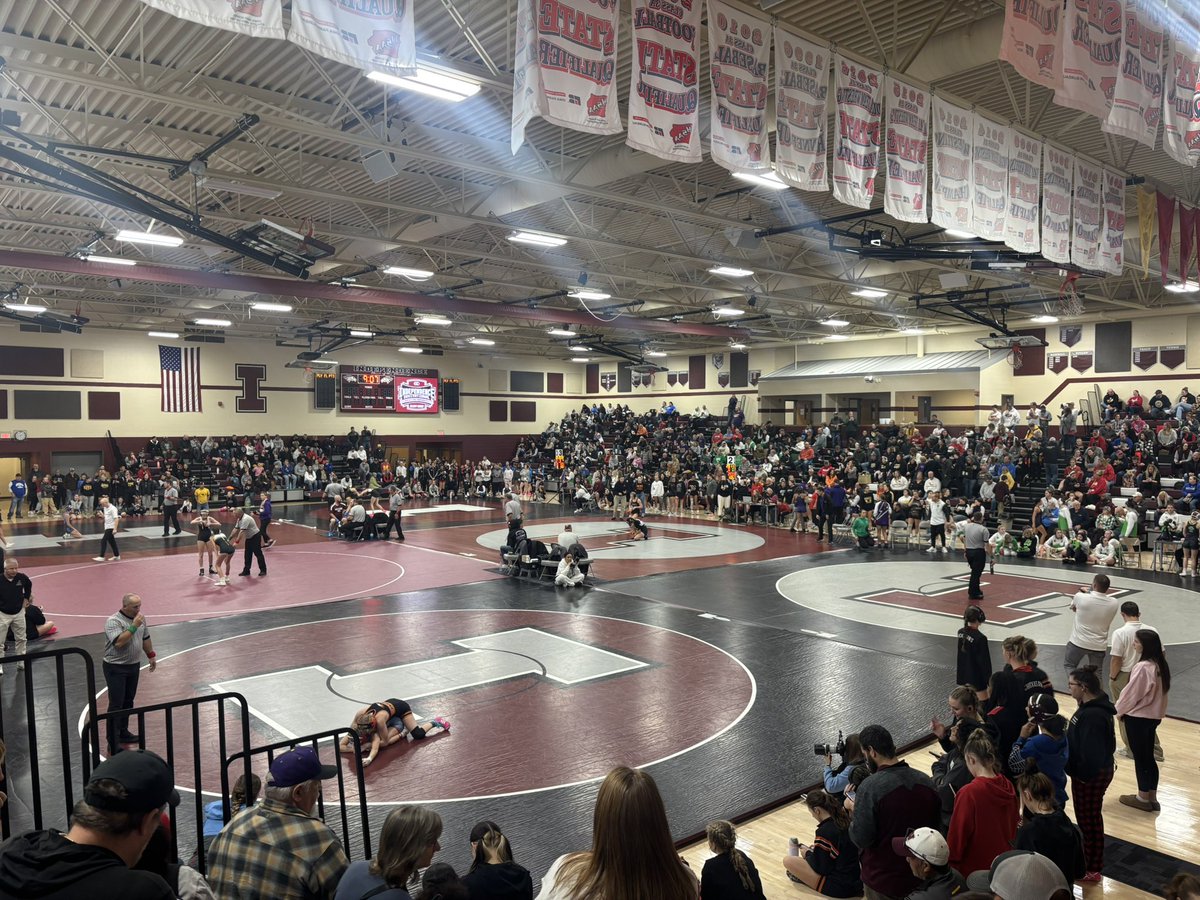 jputz15's tweet image. We are off for day 2 of the Independence Cliff Keen Girls Invitational. What a way to kick off the @ighsauwrestling opening weekend.