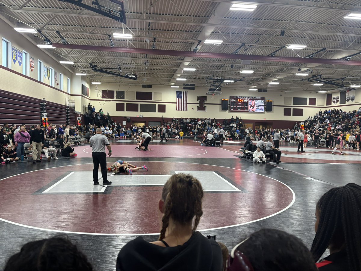 jputz15's tweet image. We are off for day 2 of the Independence Cliff Keen Girls Invitational. What a way to kick off the @ighsauwrestling opening weekend.