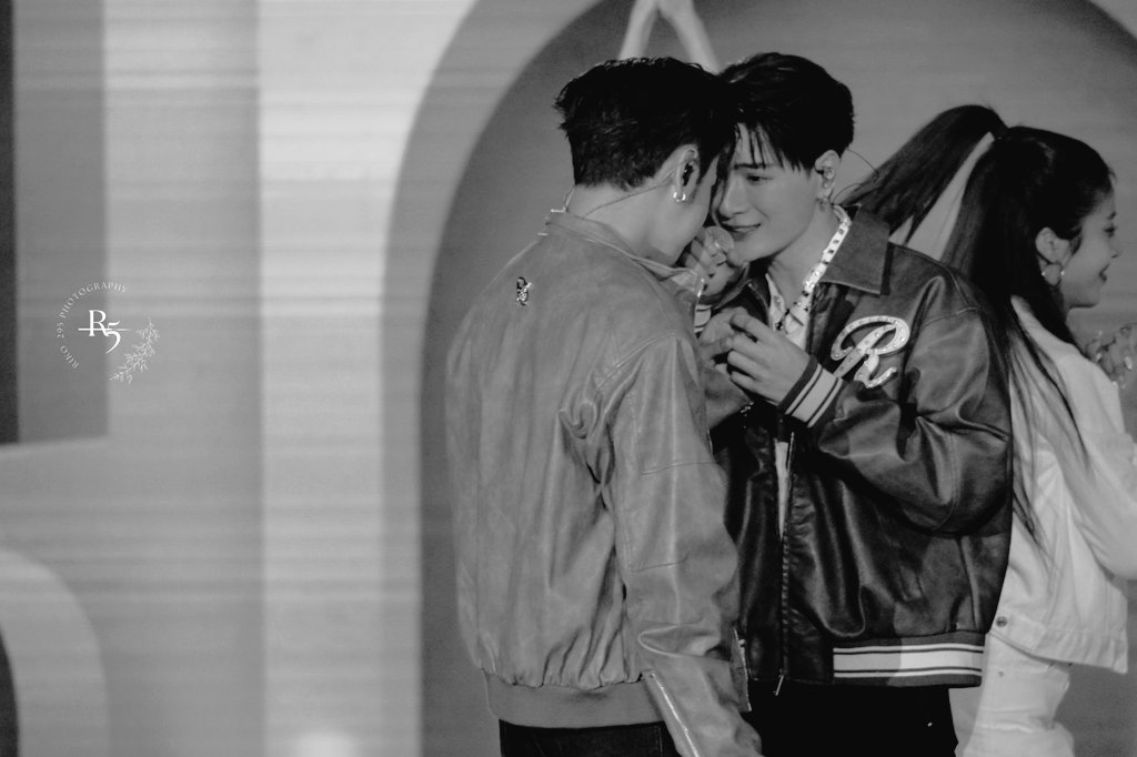 riko_295's tweet image. 🫣❤️‍🔥❤️‍🔥🫠

KS IN MANILA 
#PEBACAConcertinManila 
#KristSingto #คริสสิงโต
#SingtoPrachaya #KristPerawat