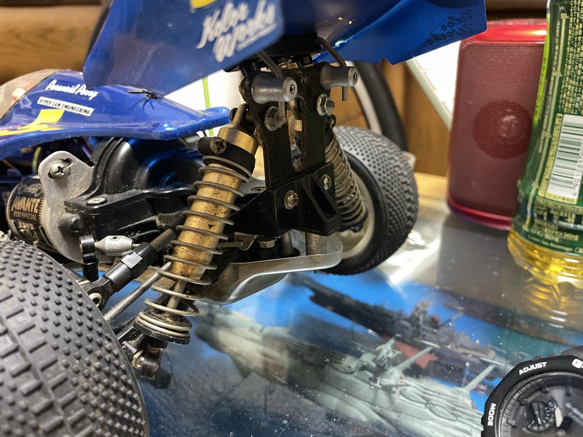 10年くらい前に中古完成品のアバンテ2001を買ったんですが この金色