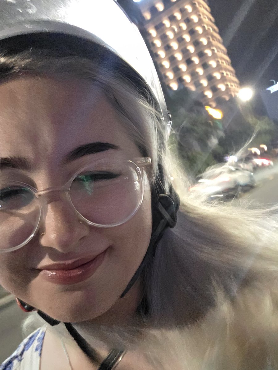 isawormemoji's tweet photo. Made it to Vietnam!! #slay https://t.co/aUWDudHoHf