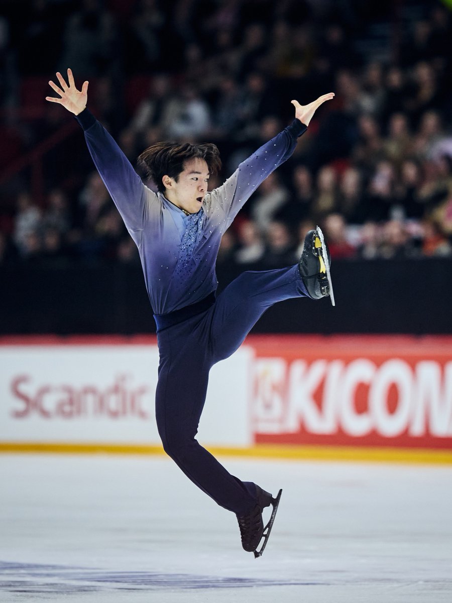 ISU_Figure's tweet image. What a fight in the Men’s Free Skate, the leaderboard was shifting all the way 💥

🥇 Yuma Kagiyama
🥈 Adam Siao Him Fa
🥉 Stephen Gogolev

#GPFigure #FigureSkating