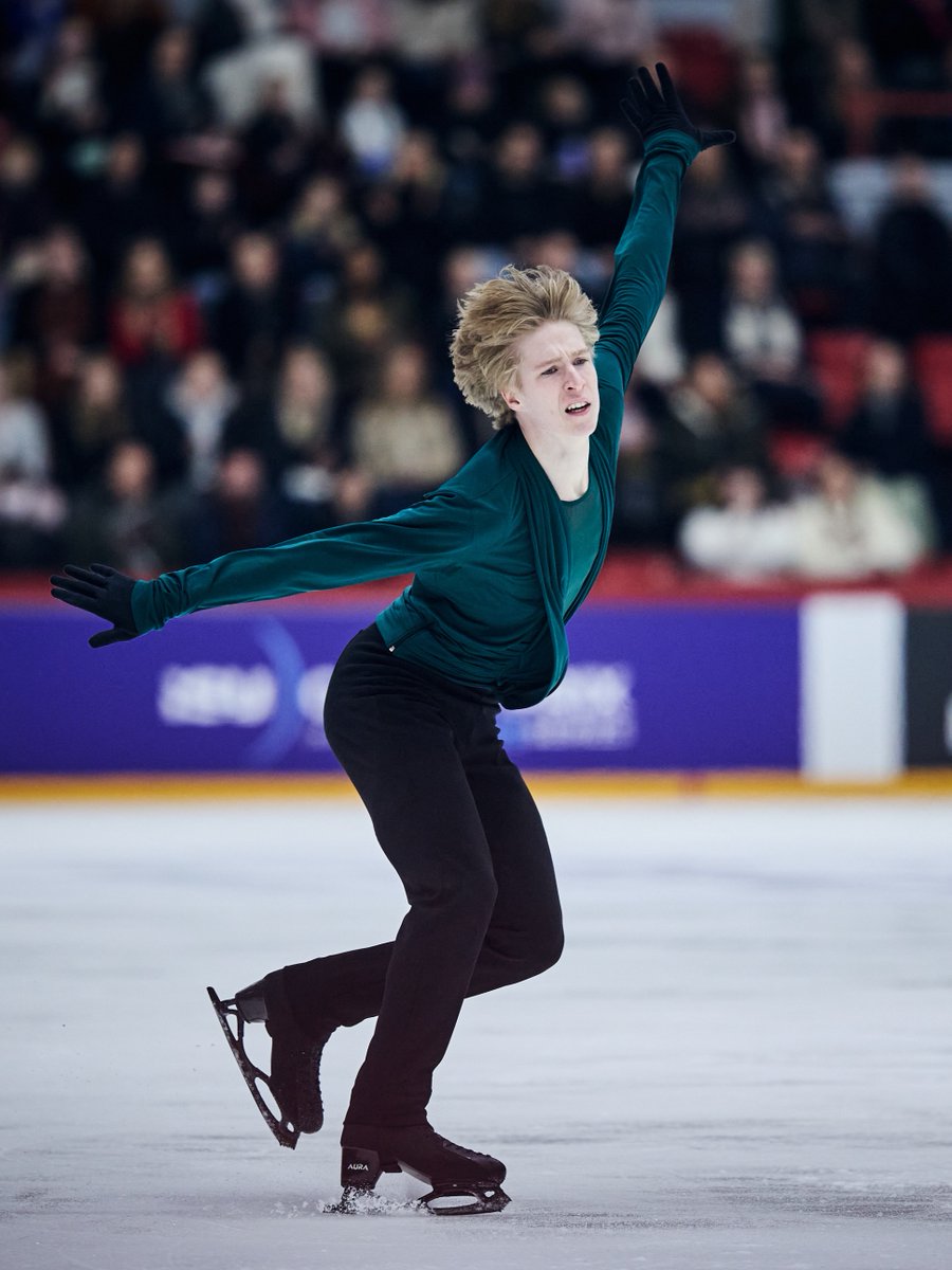 ISU_Figure's tweet image. What a fight in the Men’s Free Skate, the leaderboard was shifting all the way 💥

🥇 Yuma Kagiyama
🥈 Adam Siao Him Fa
🥉 Stephen Gogolev

#GPFigure #FigureSkating