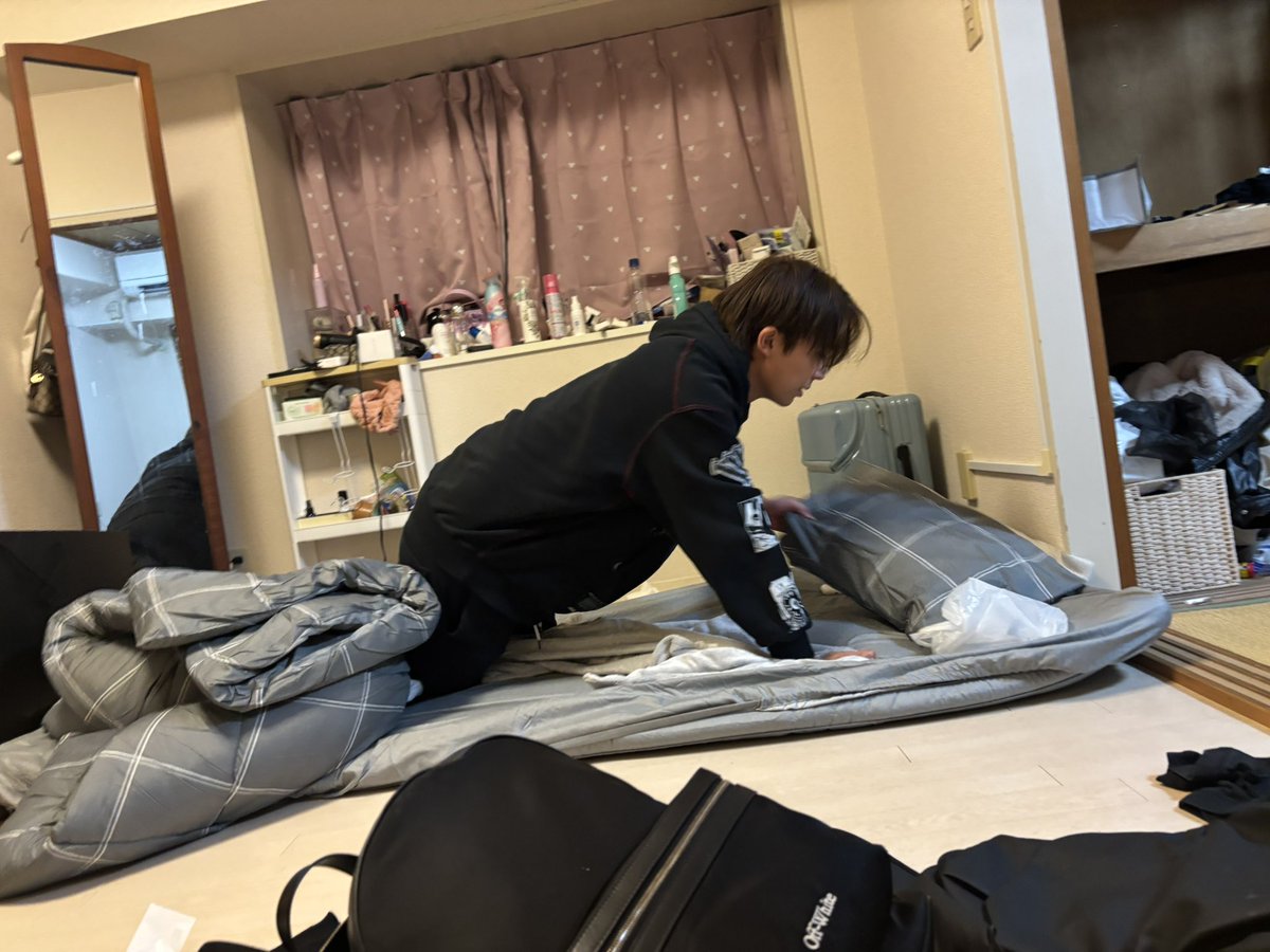 【悲報】

妻子持ちの俺の家に住み着こうとしてる