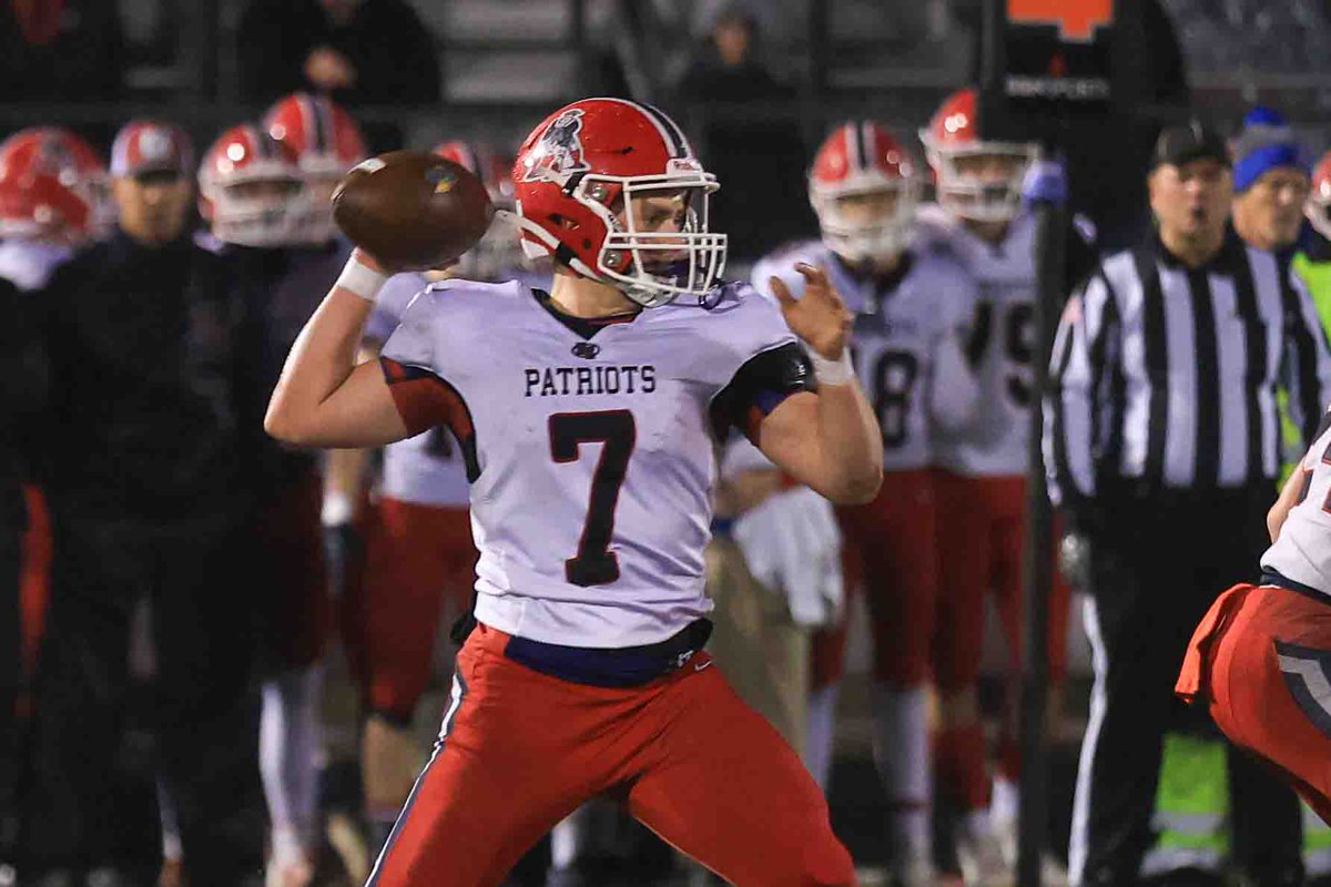 Pathfindar's tweet photo. I was at Roncalli for their 42-14 victory over Heritage Hills in the IHSAA Class 4A semi-state championship.  See pictures and read about it at the Indy Star.

@RoncalliFB @RHS_Athletics @HHQBCLUB @IndyStarSports #highschoolfootball  #fridaynightlights https://t.co/gJH0wCpmtG
