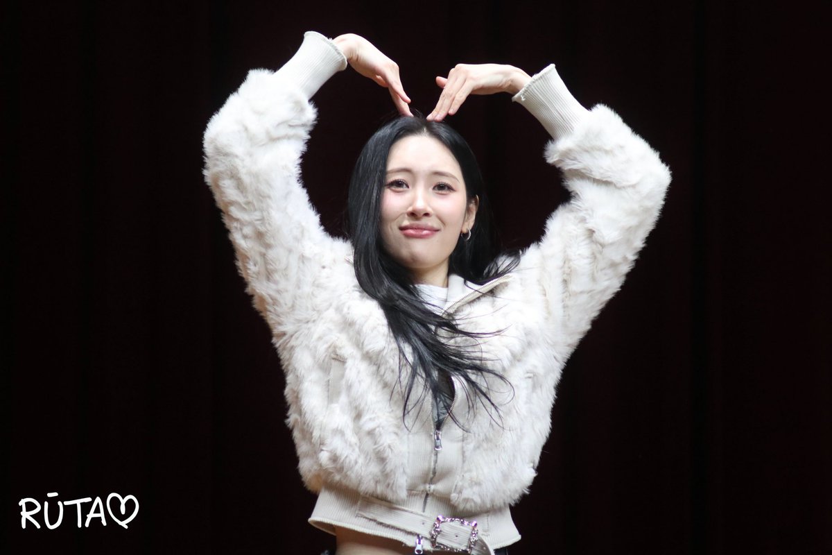 20251122 Music Korea Fansign 

❤️‍🩹

<a href="/miyaohyeah/">Miyayeah</a> #선미